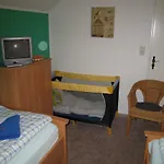 Πανσιόν Haus Vogelsang